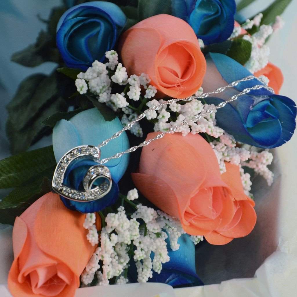 Scented Blue And Coral Mixed Wax Roses Bouquet - Image 4