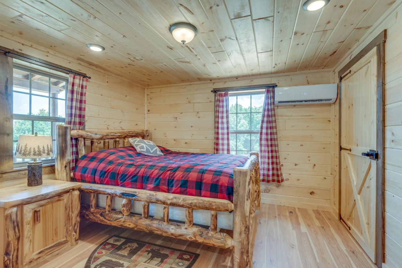 The Chattanooga Cabin (Shipping and set up pricing based on your state!) - Image 11
