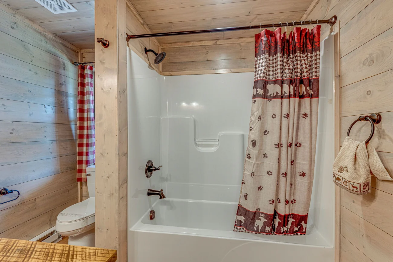 The Chattanooga Cabin (Shipping and set up pricing based on your state!) - Image 9
