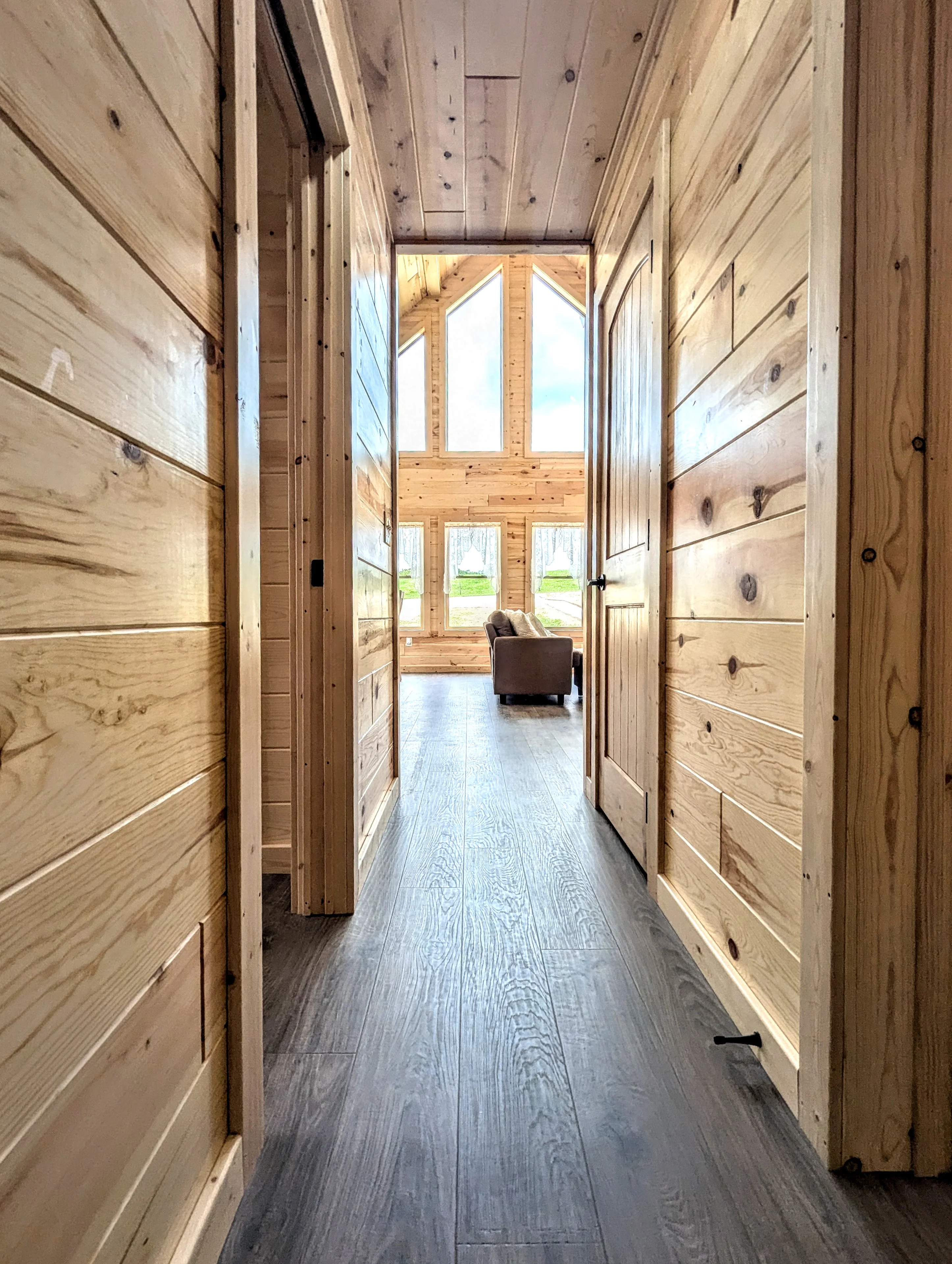 The Gatlinburg Lodge Amish Built Modular Cabin - Image 37