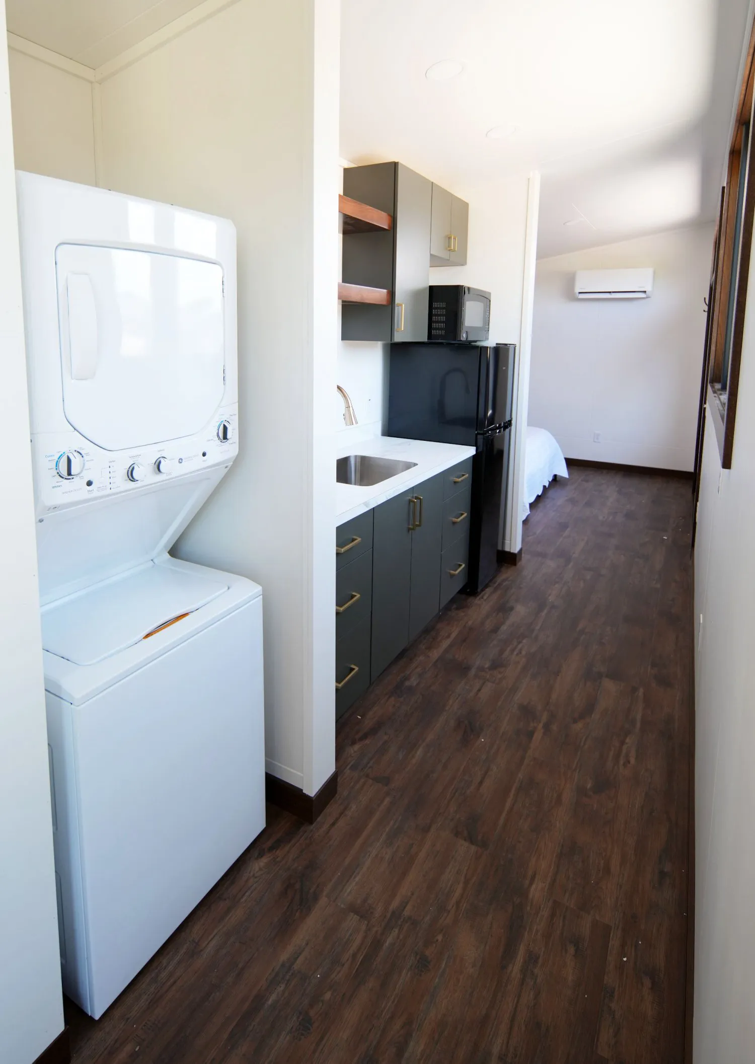 The Villa Cottage Amish Built Modular Cabin - Image 10