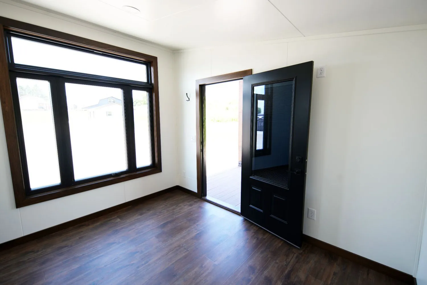 The Villa Cottage Amish Built Modular Cabin - Image 12