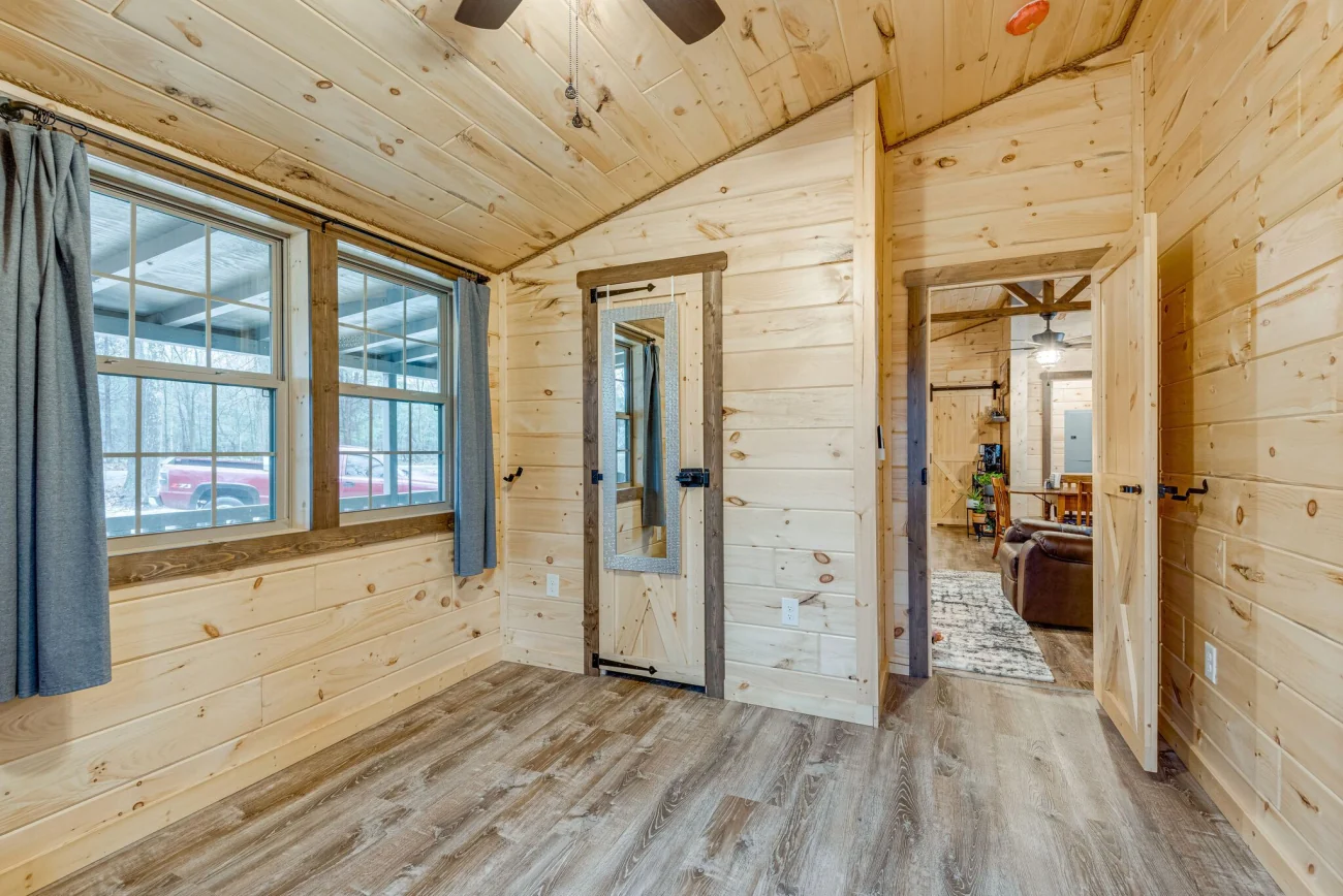 The Wolf Lodge Cabin (3 bed 2 bath) - Image 6